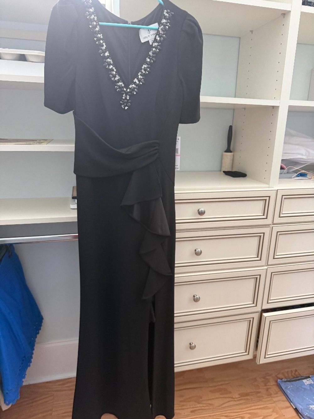 Alex evening gown black size 10 new with tags